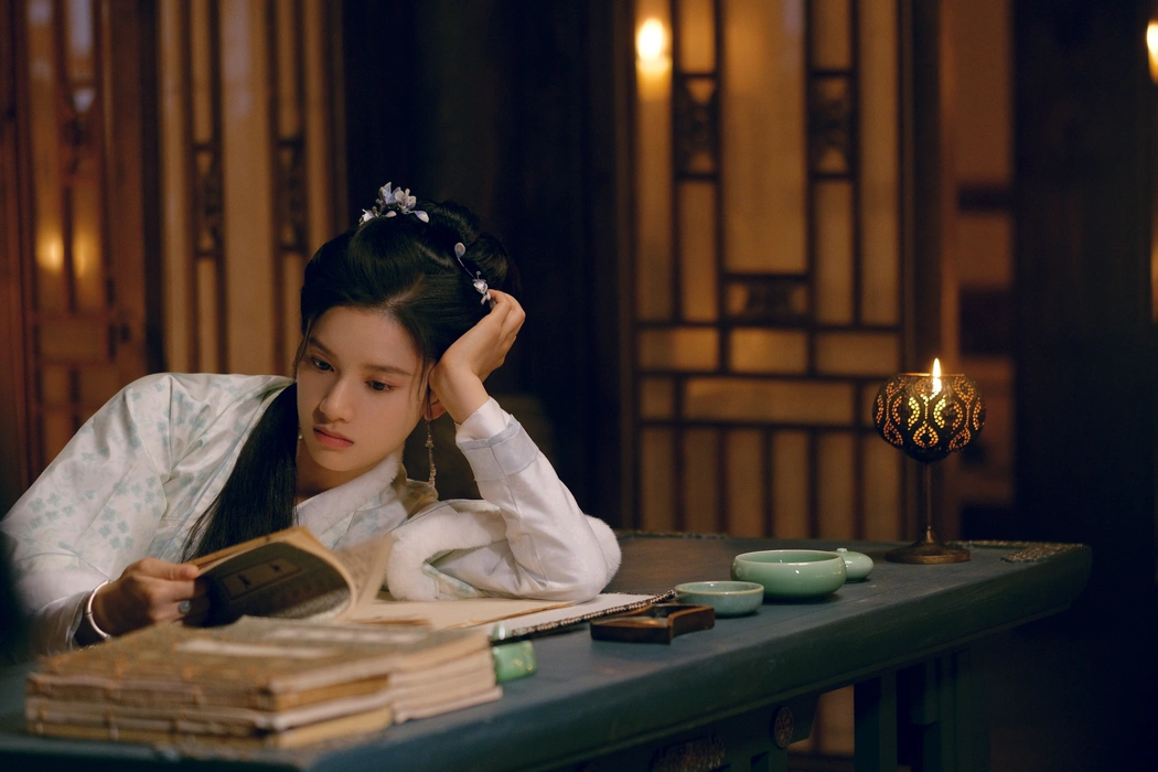 张婧仪《惜花芷》单人剧照图片壁纸