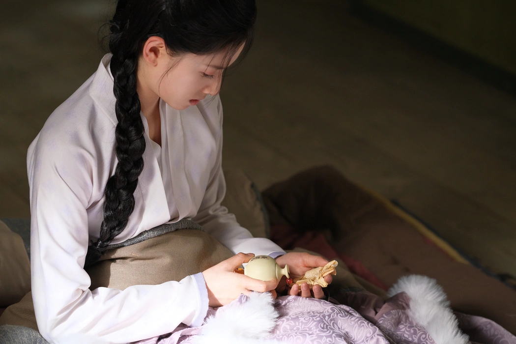 张婧仪《惜花芷》单人剧照图片壁纸