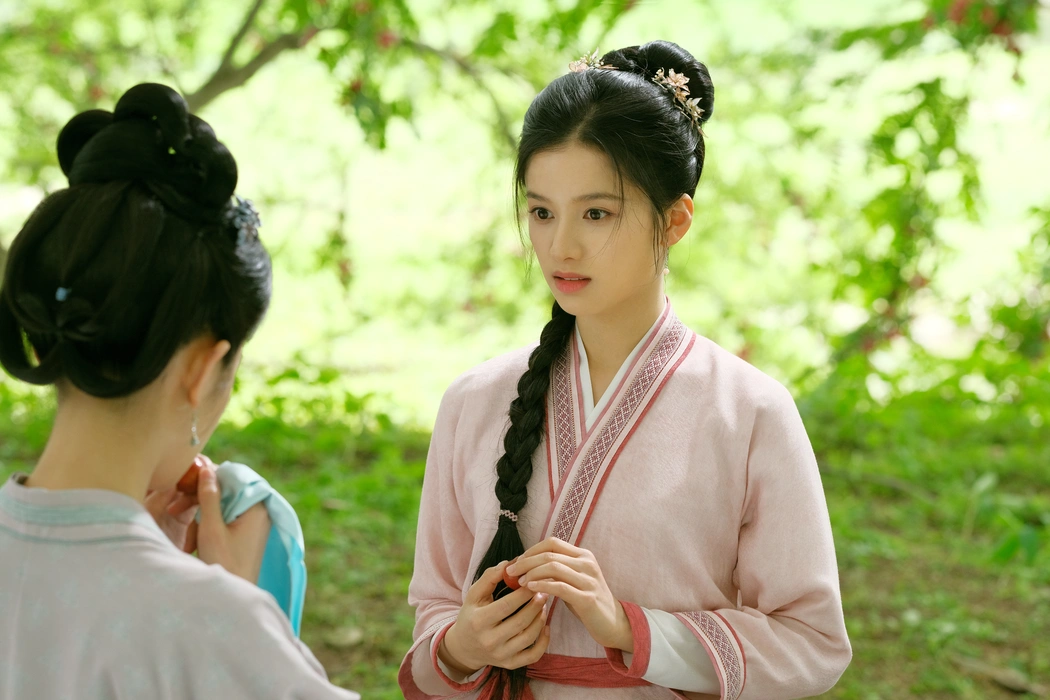 张婧仪《惜花芷》单人剧照图片壁纸