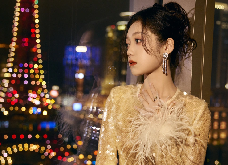 希林娜依高亮片裙街拍写真壁纸