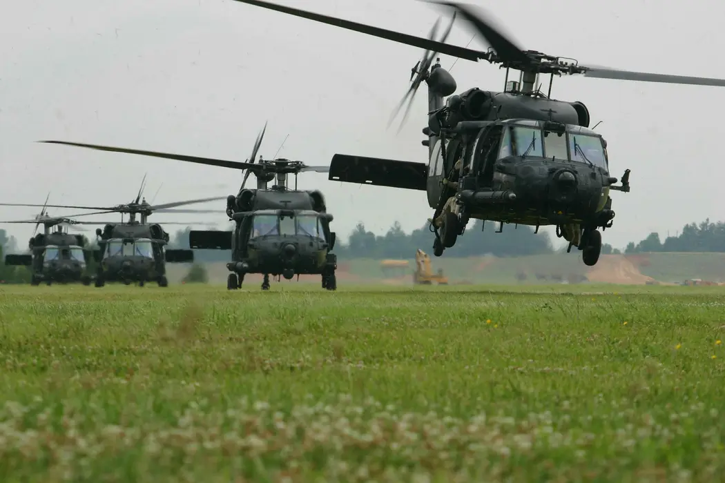 UH-60通用直升机（UH-60 Black Hawk）图片壁纸