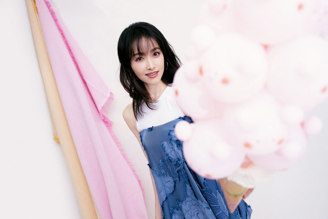 宋茜新中式蓝裙甜美写真壁纸