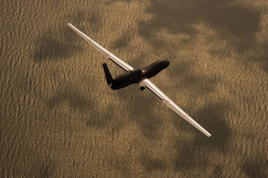 RQ-4全球鹰侦察机图片桌面壁纸