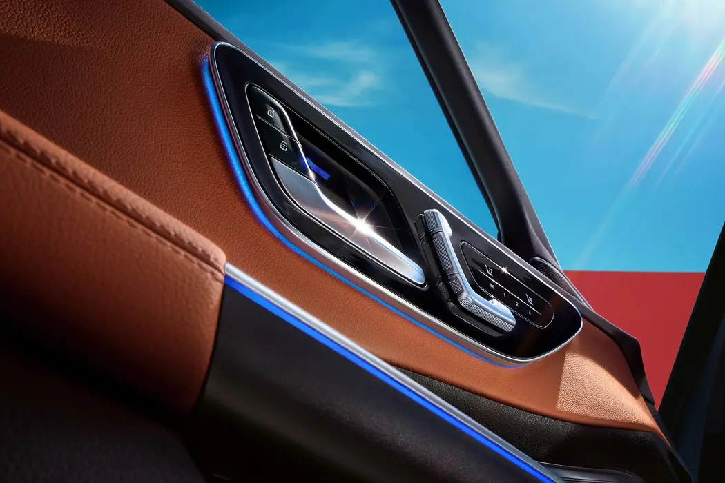 奔驰C 260 L 运动版 4MATIC 汽车壁纸