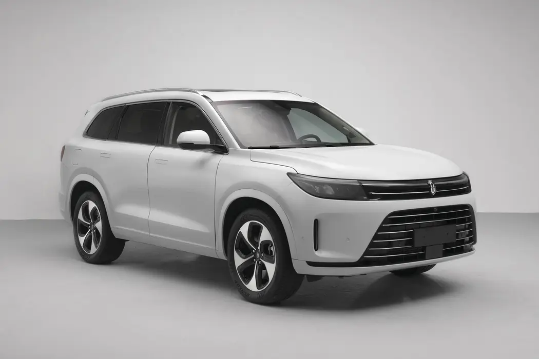 AITO问界M7中大型SUV汽车图片壁纸