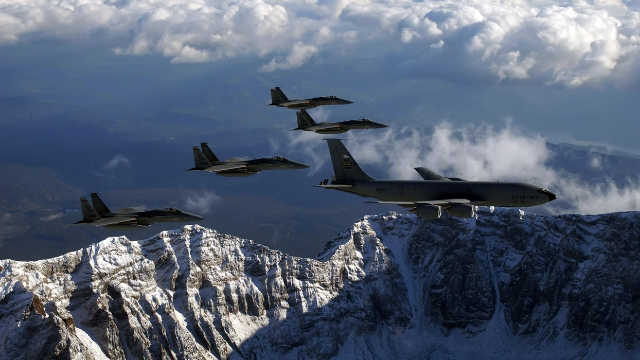 KC-135空中加油机图片桌面壁纸