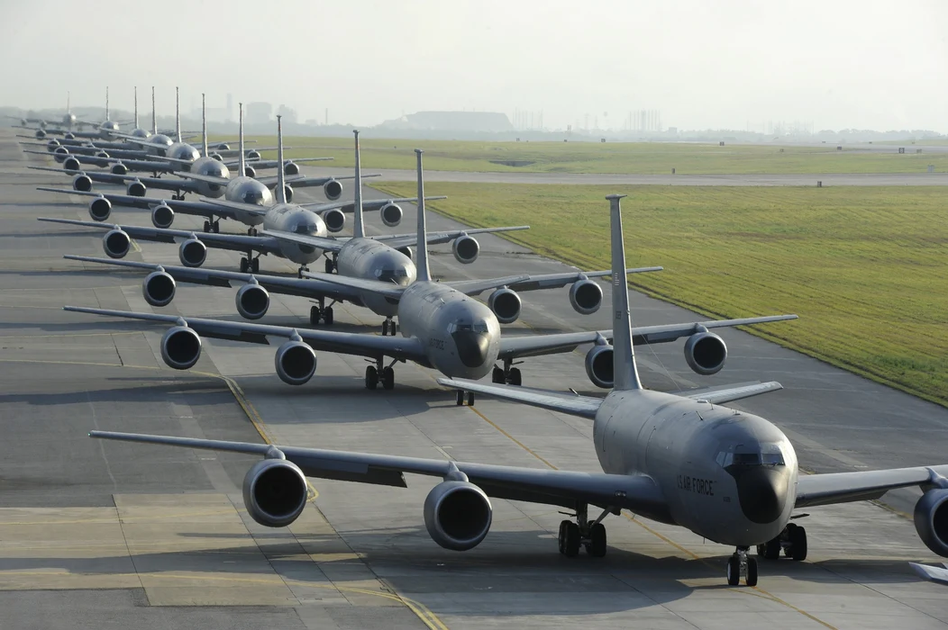 KC-135空中加油机图片桌面壁纸