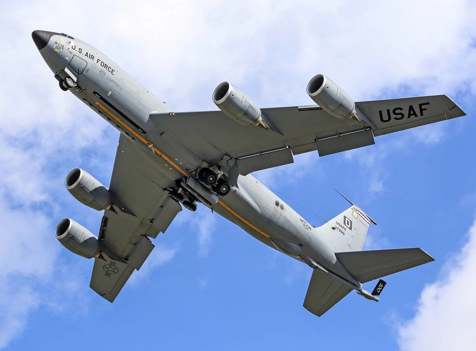 KC-135空中加油机图片桌面壁纸
