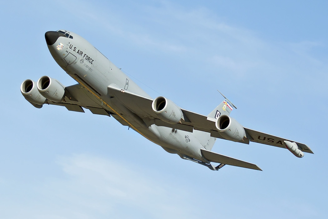 KC-135空中加油机图片桌面壁纸