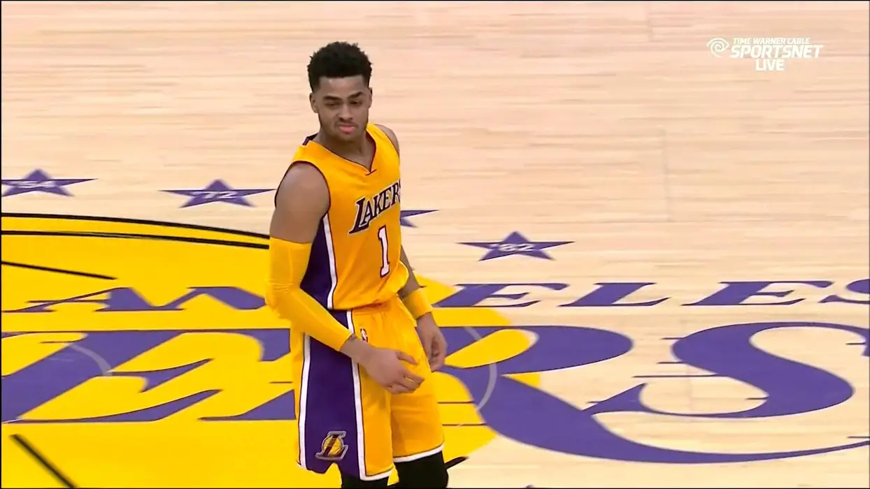 德安吉洛·拉塞尔（D'Angelo Russell）图片壁纸