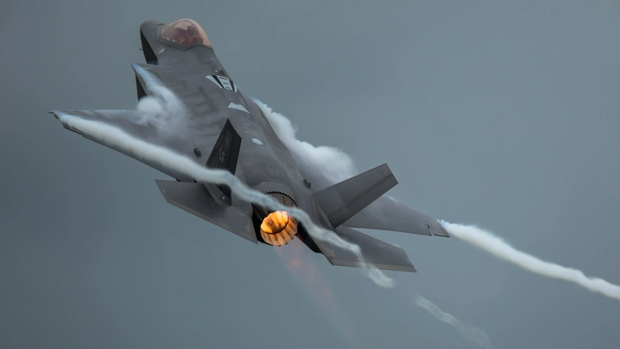 F-35战斗机（Lightning II）图片桌面壁纸