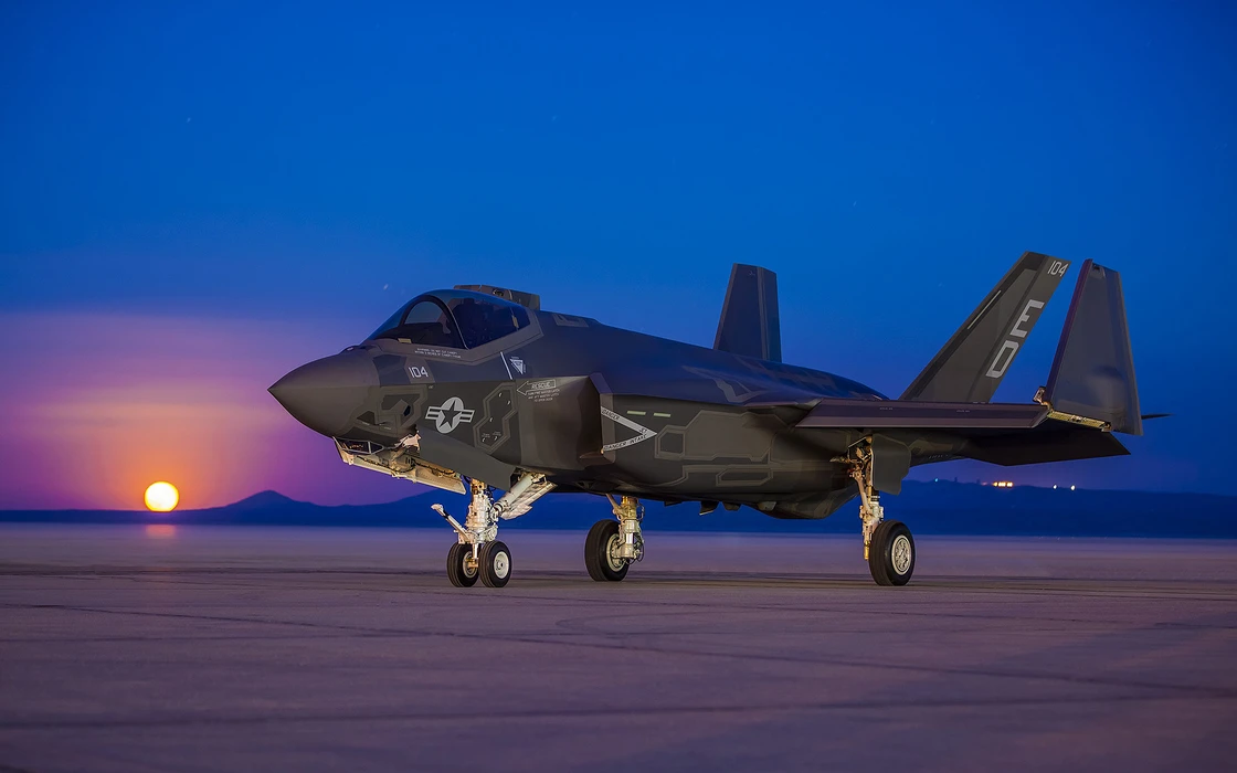 F-35战斗机（Lightning II）图片桌面壁纸