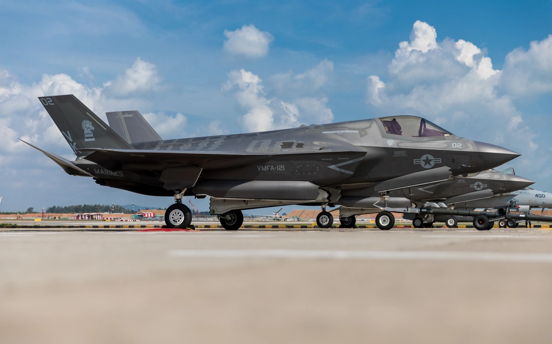 F-35战斗机（Lightning II）图片桌面壁纸