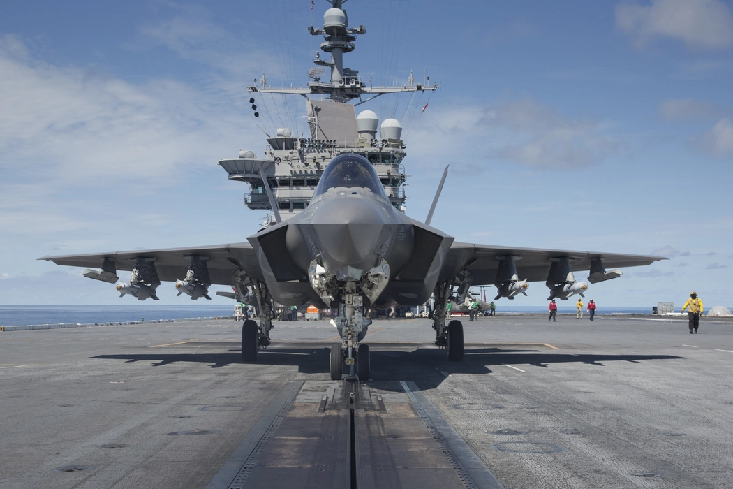 F-35战斗机（Lightning II）图片桌面壁纸