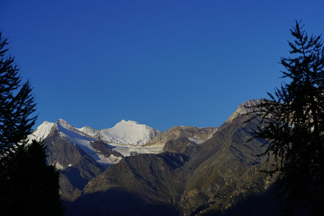 8K瑞士侏罗山脉旅游风景桌面
