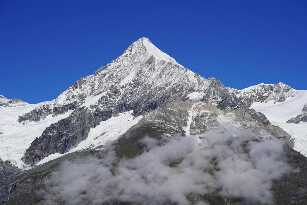 8K瑞士侏罗山脉旅游风景桌面