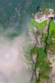 俯瞰梵净山云端仙境旅游风景桌面