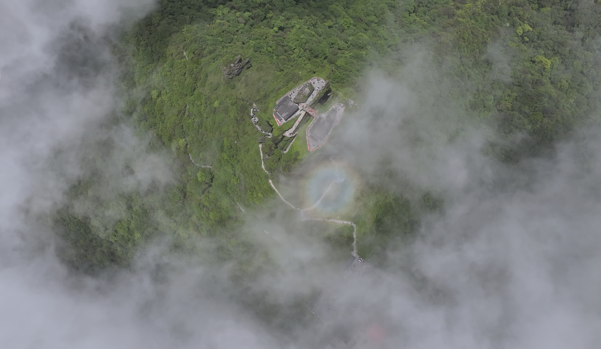 俯瞰梵净山云端仙境旅游风景桌面