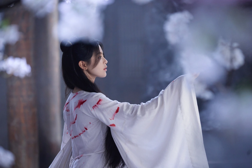 《墨雨云间》杨超越饰姜梨剧照壁纸