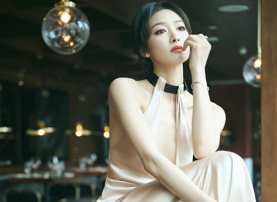 Victoria宋茜粉色挂脖裙写真壁纸