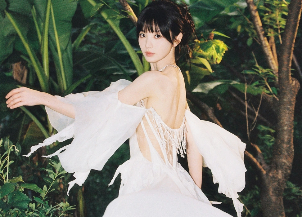 田曦薇清新白色裙写真图片壁纸
