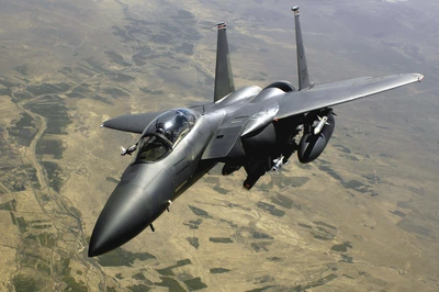 F-15E战斗轰炸机高清图片壁纸