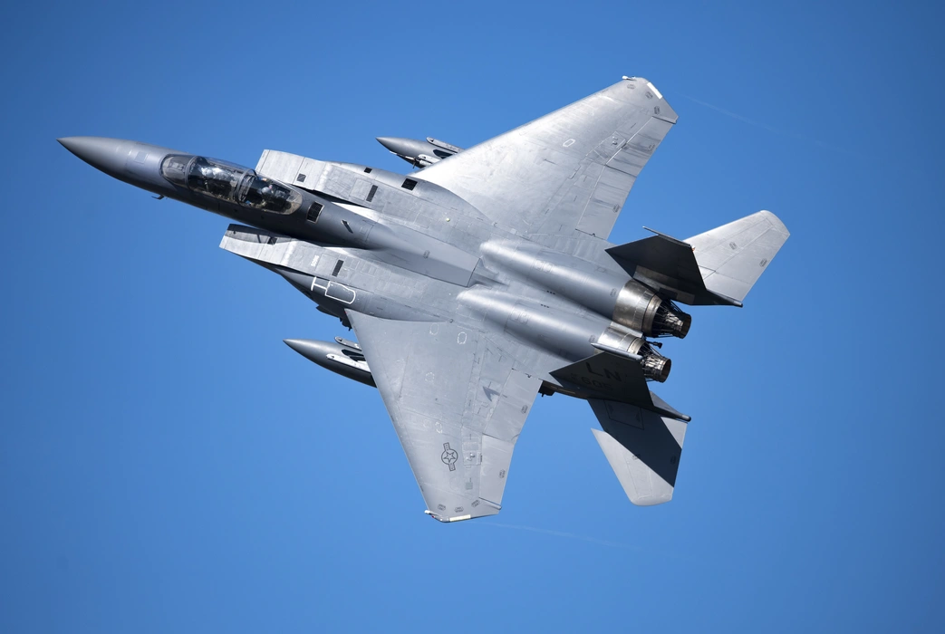 F-15E战斗轰炸机高清图片壁纸