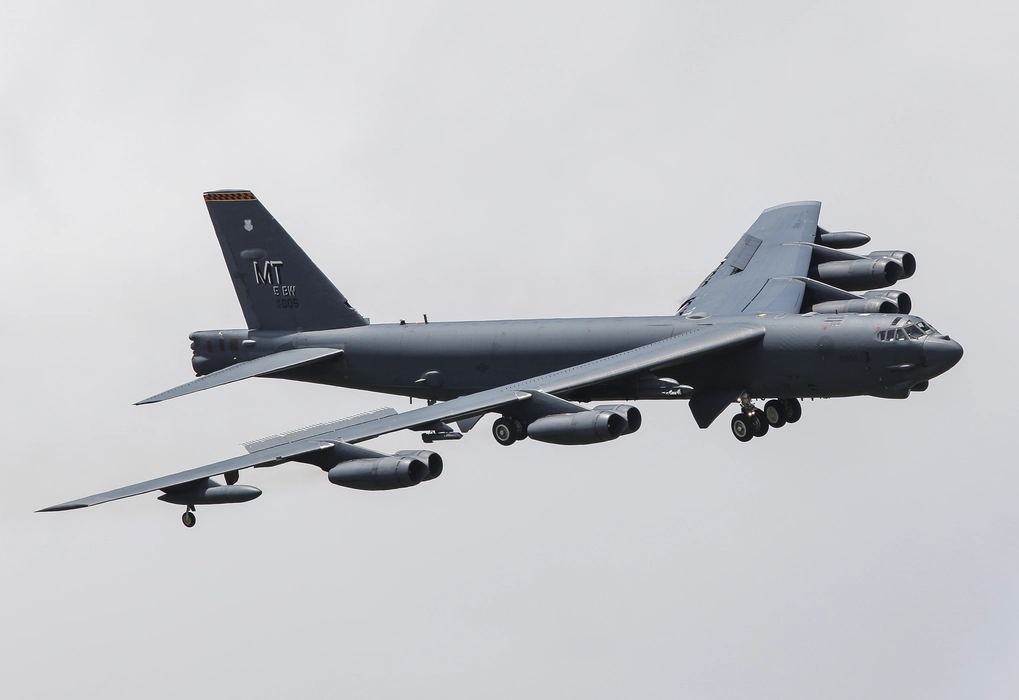 B-52同温层堡垒轰炸机图片壁纸