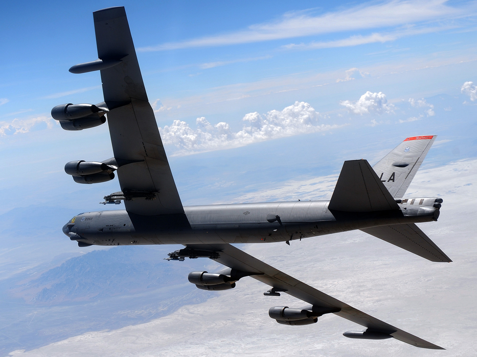 B-52同温层堡垒轰炸机图片壁纸