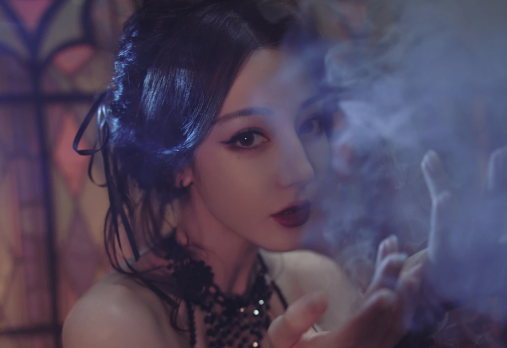迪丽热巴暗夜哥特风写真壁纸