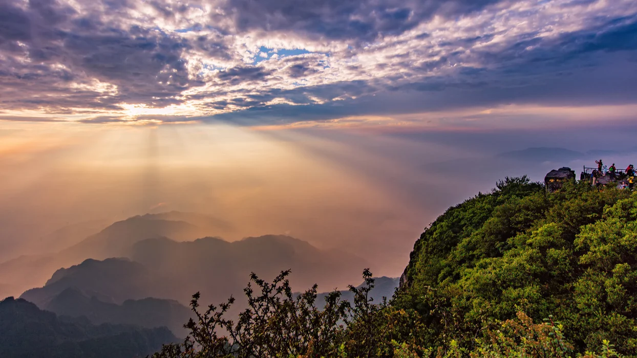 普贤菩萨道场峨眉山风景图片壁纸