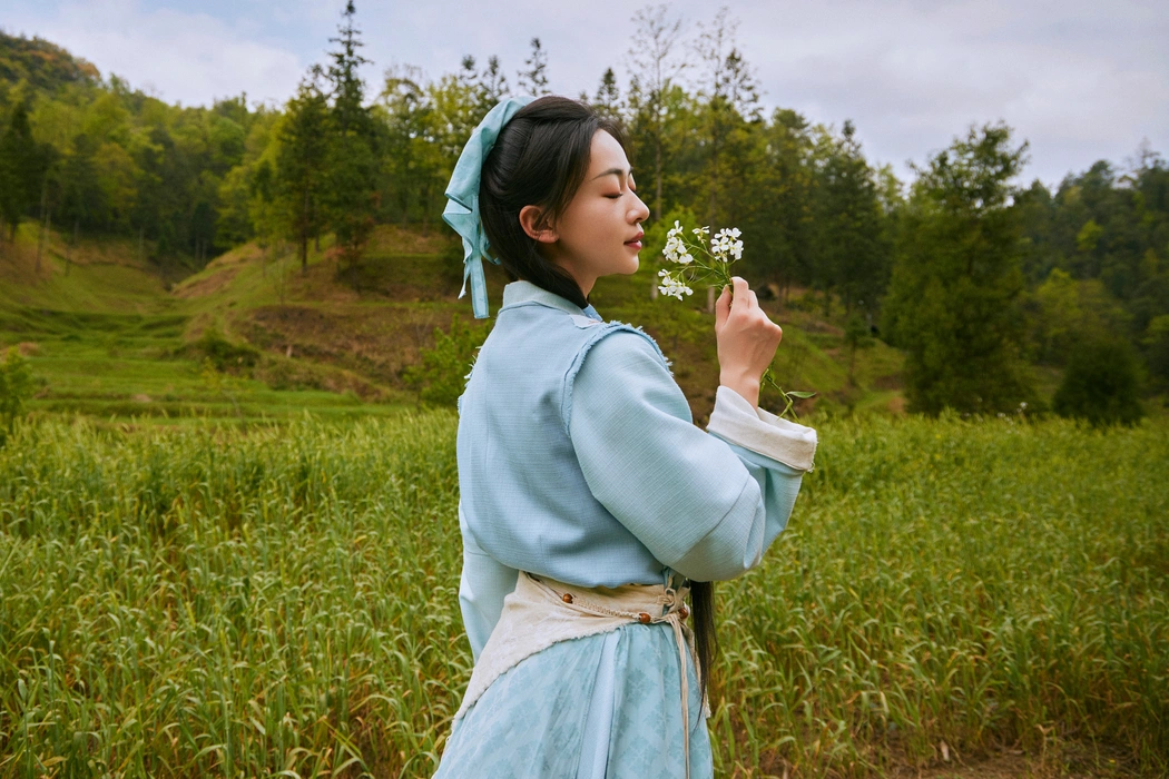 古装电视剧《春花焰》吴谨言剧照壁纸