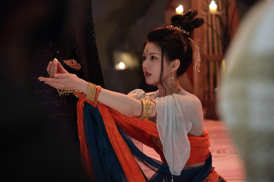 电视剧《珠帘玉幕》赵露思剧照壁纸