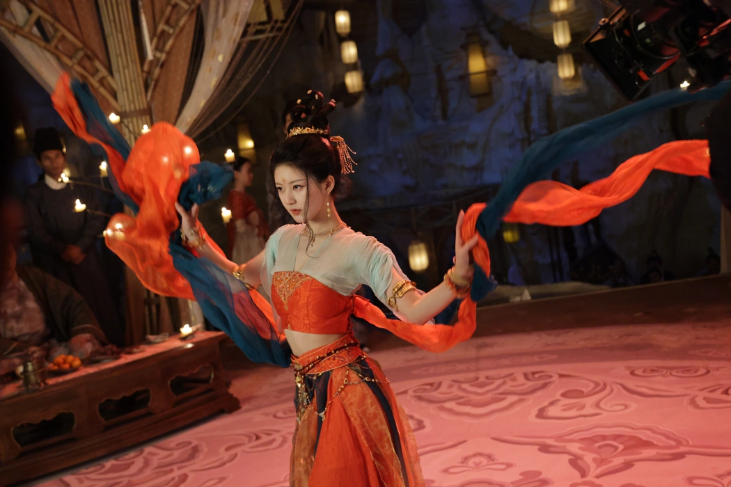 电视剧《珠帘玉幕》赵露思剧照壁纸