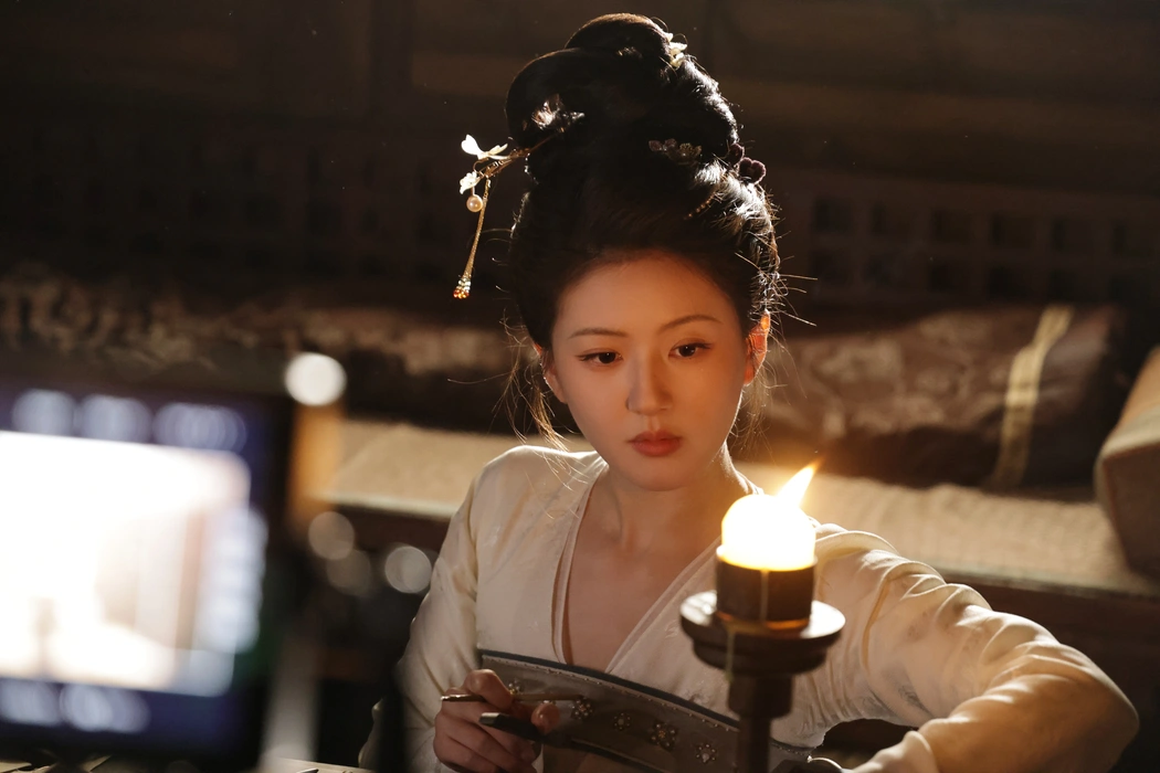 电视剧《珠帘玉幕》赵露思剧照壁纸