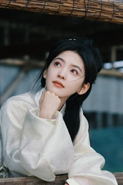 章若楠素衣罗裙甜美写真壁纸