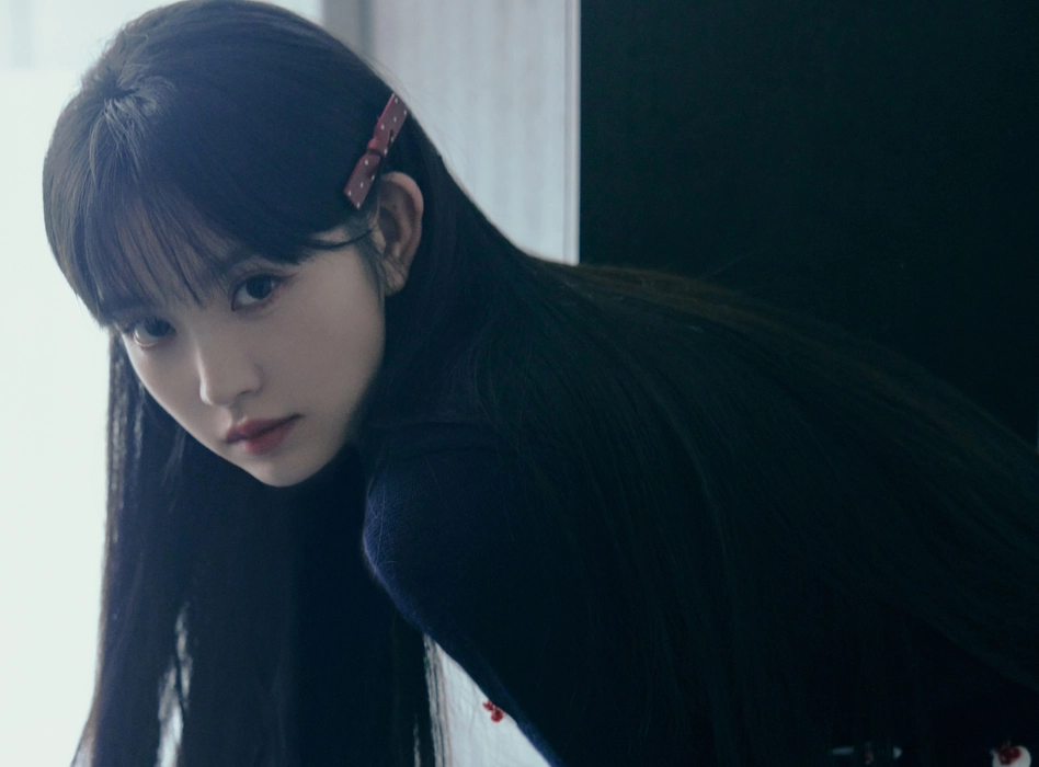 田曦薇甜美校园风针织裙壁纸