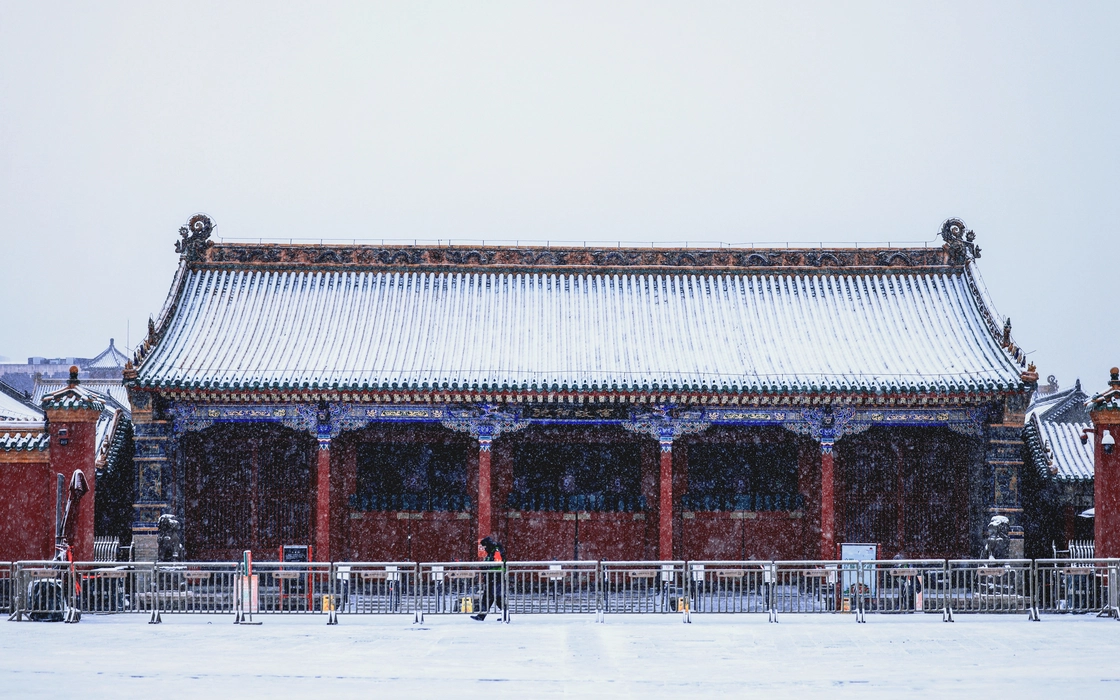 2024年沈阳故宫初雪风景壁纸