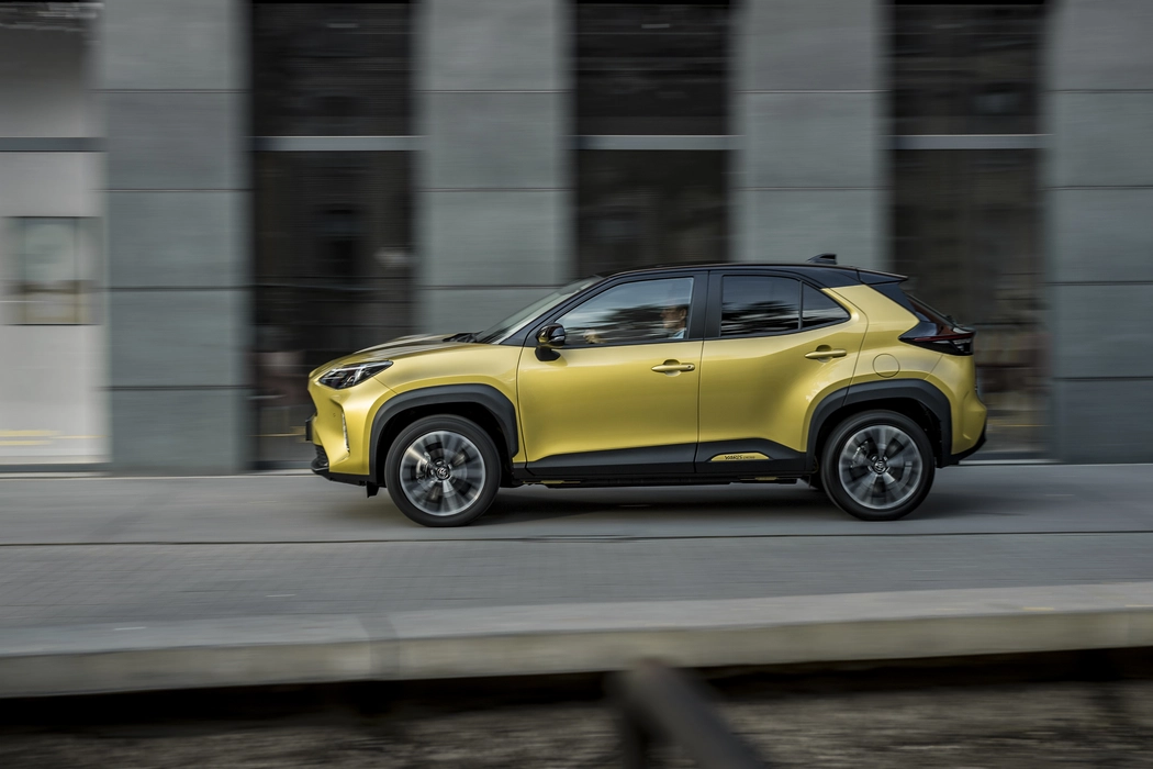 丰田 Yaris Cross Hybrid SUV 图片壁纸