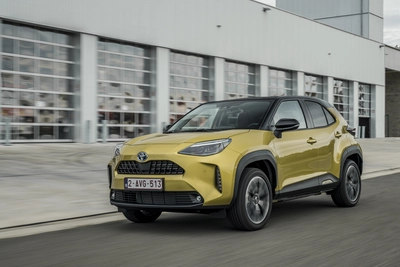 丰田 Yaris Cross Hybrid SUV 图片壁纸