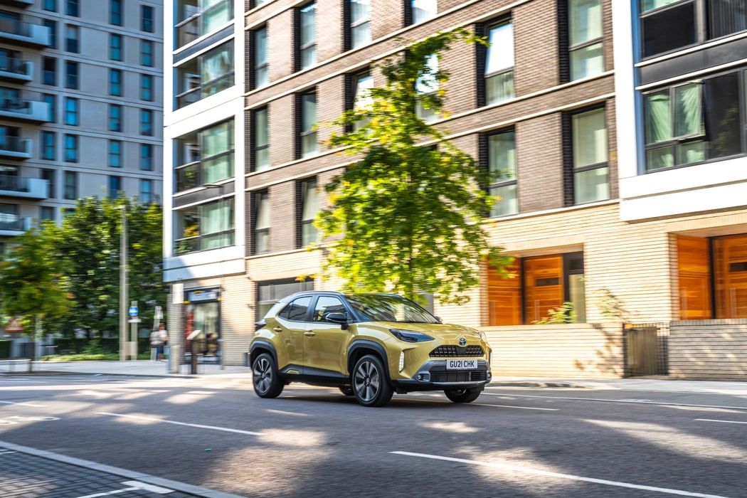 丰田 Yaris Cross Hybrid SUV 图片壁纸