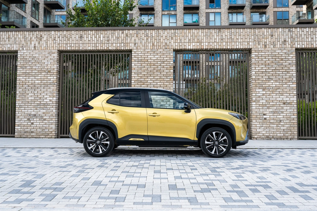 丰田 Yaris Cross Hybrid SUV 图片壁纸