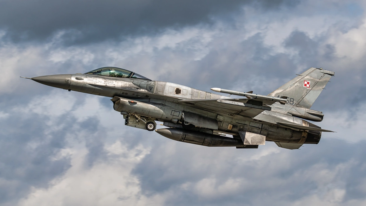 F-16战斗机（F-16 fighter）壁纸