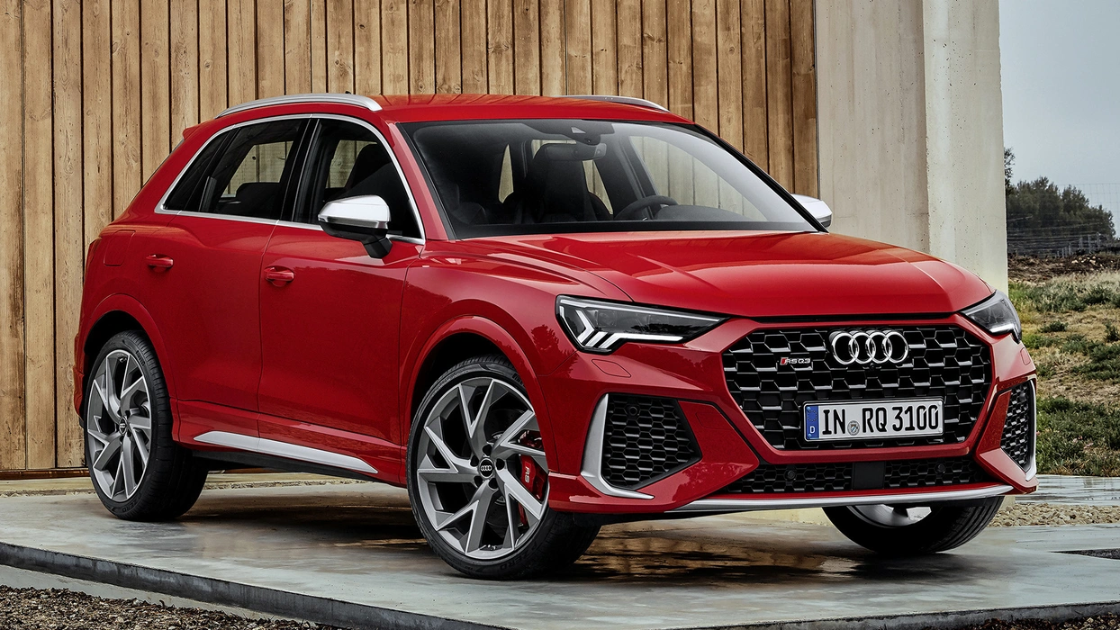 红色奥迪RS Q3 SUV 汽车图片壁纸