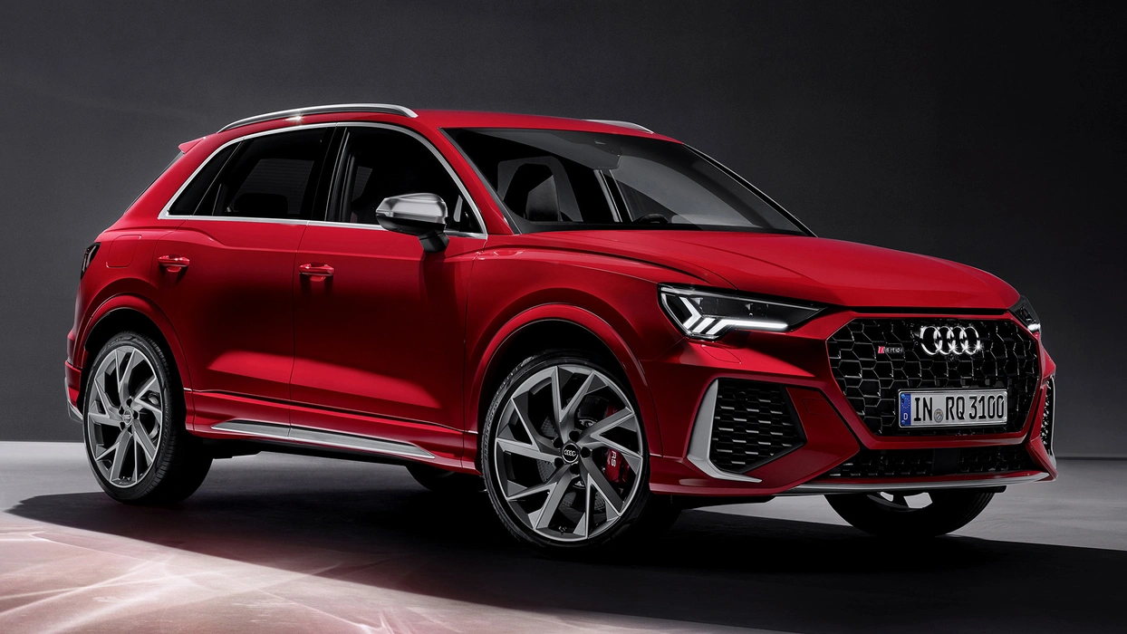 红色奥迪RS Q3 SUV 汽车图片壁纸