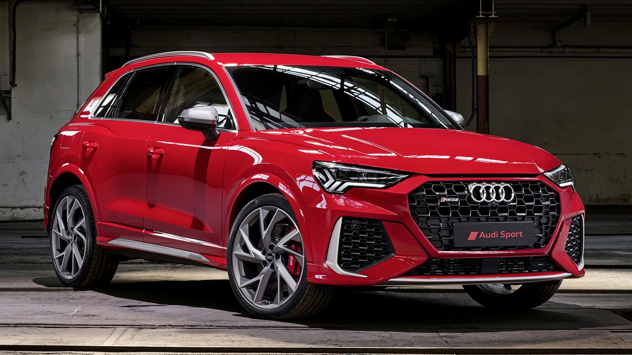 红色奥迪RS Q3 SUV 汽车图片壁纸