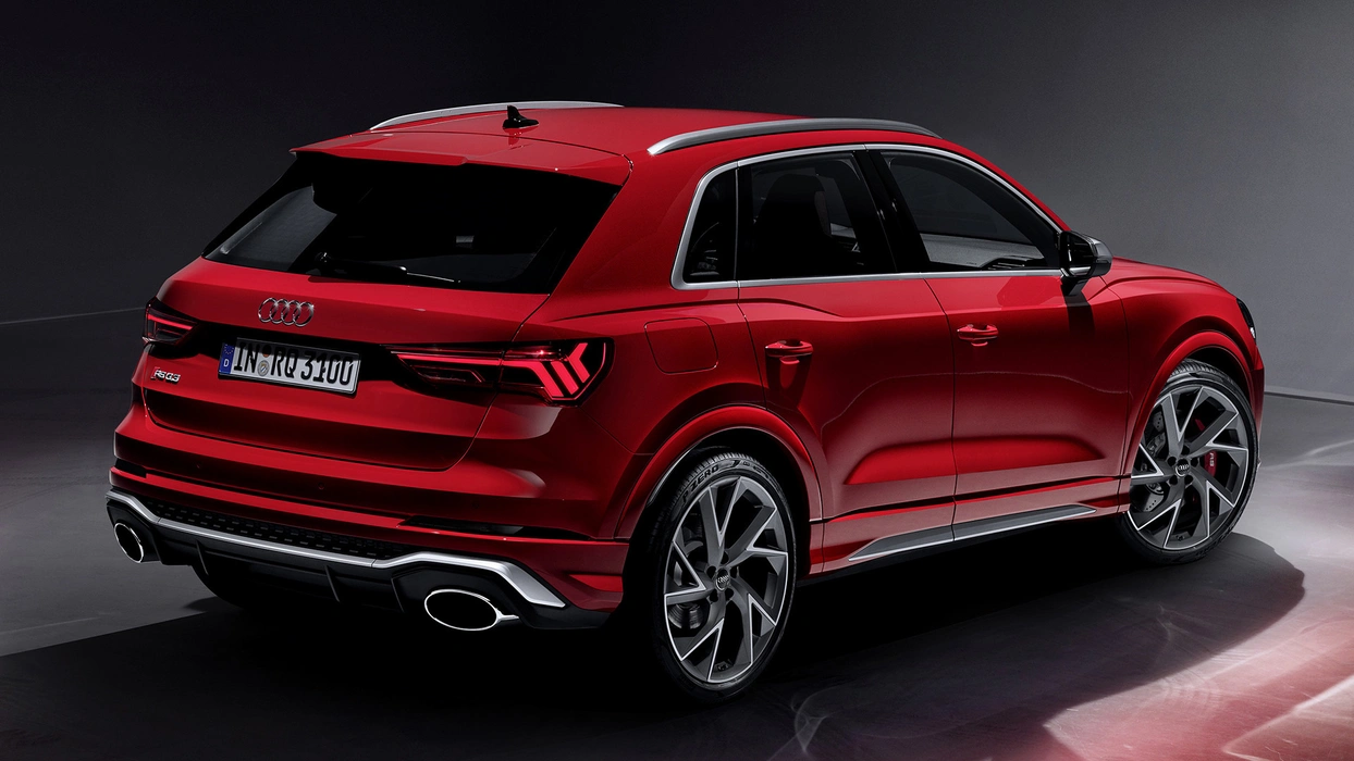 红色奥迪RS Q3 SUV 汽车图片壁纸