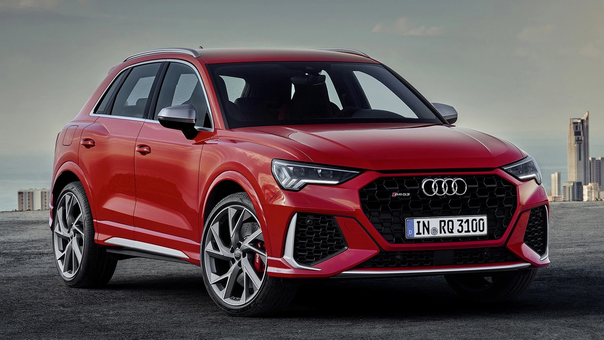红色奥迪RS Q3 SUV 汽车图片壁纸